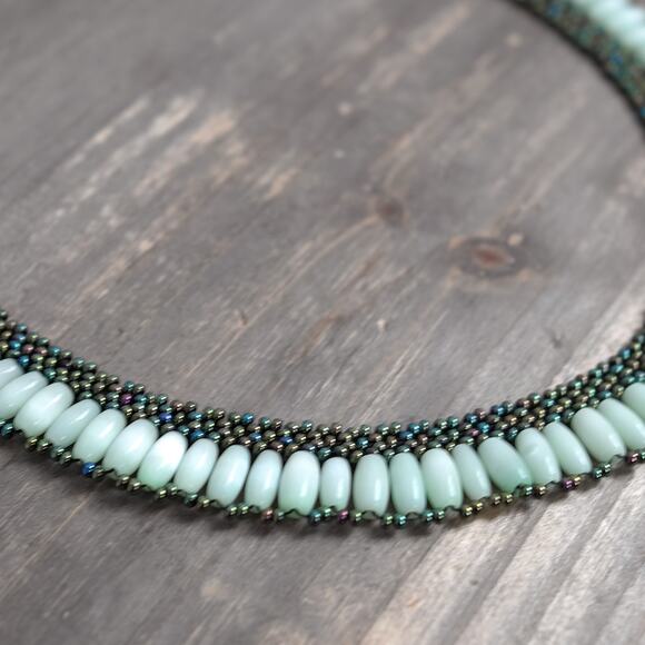 Handmade Green Cat's Eye Quartz Beaded Necklace 17" Iridescent Glass Beads - Picture 3 of 4